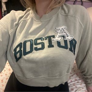 boston long sleeved green cropped t-shirt
